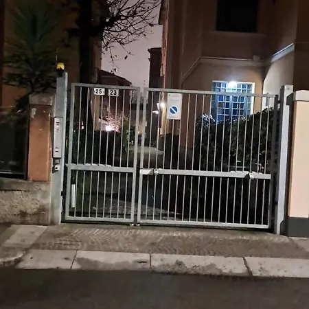 Apartment Fiera Bolognina - Komodo - Completo Con Giardino E Parcheggio Privato
